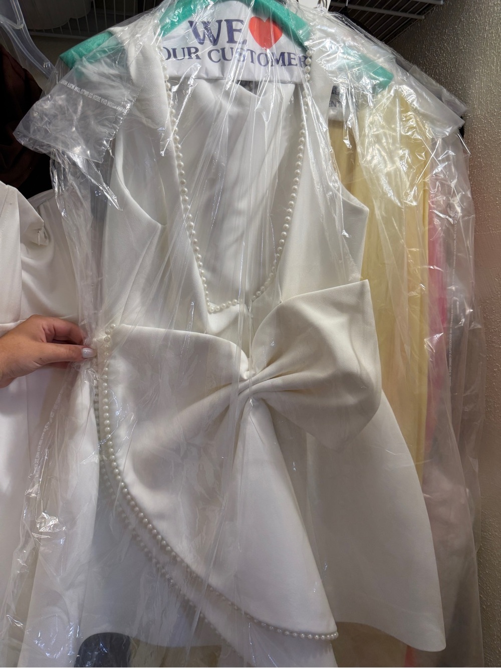 Backless White Mini Dress with Pearl-Trim Bow - Picture 3 of 3
